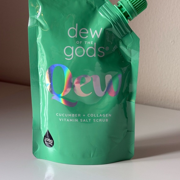 Qew Dew of The Gods Vitamin Salt Scrub - Picture 2 of 6